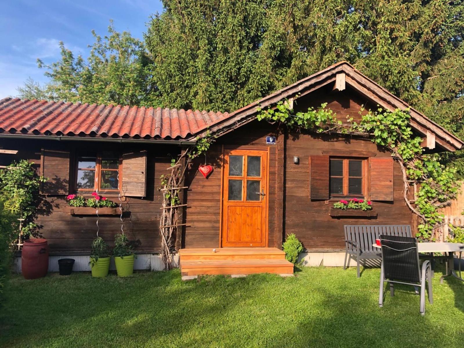 Gemuetliche Blockhuette Mit Grossem Garten Prázdninový dům